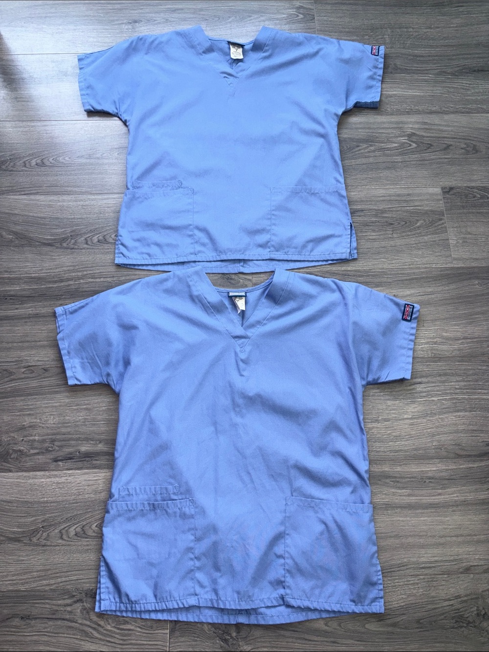 Cherokee Workwear 4700 Women’s V-Neck Scrub Top Ciew Bundle | S